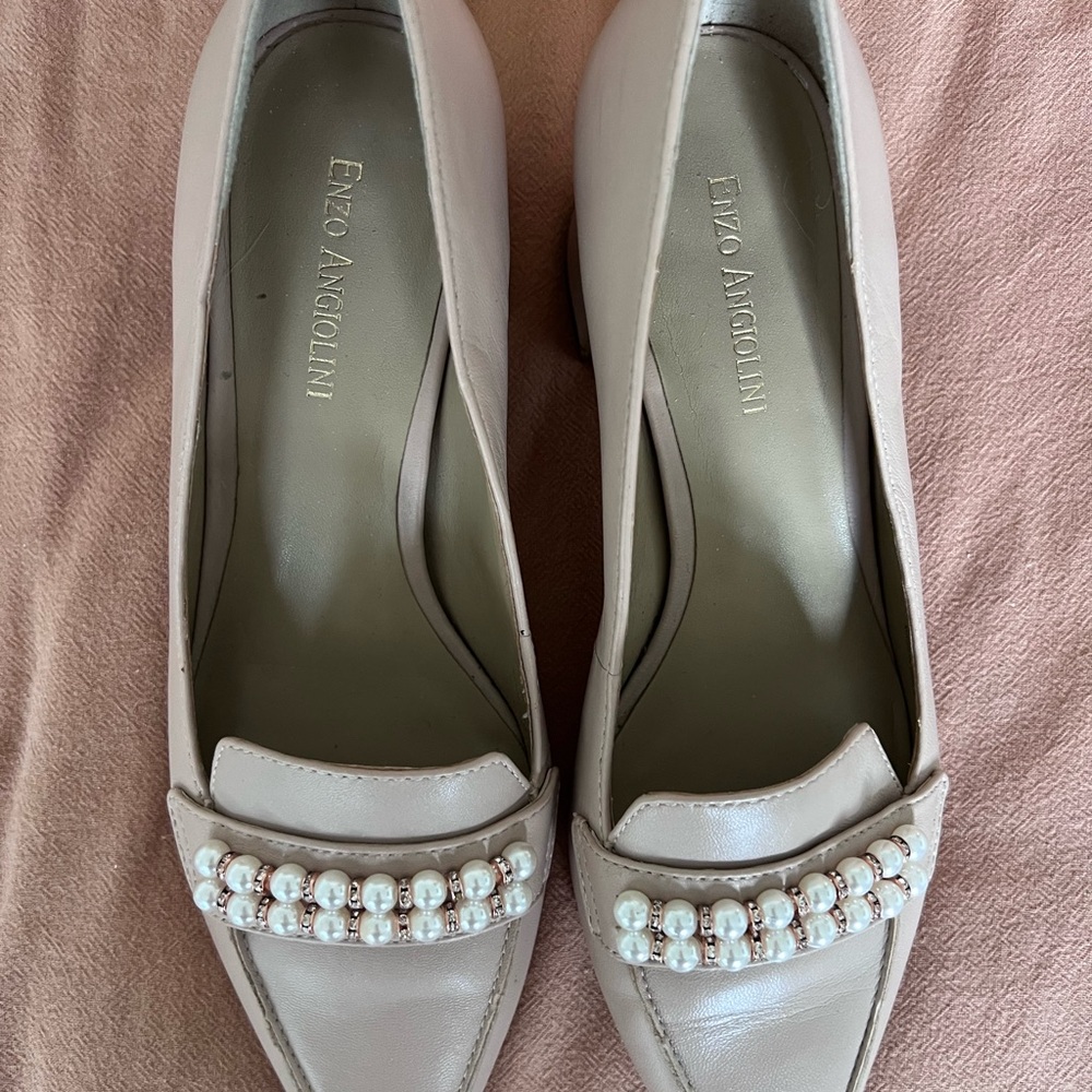 Enzo Angiolini Women's Cream Heels with Pearl Detail
